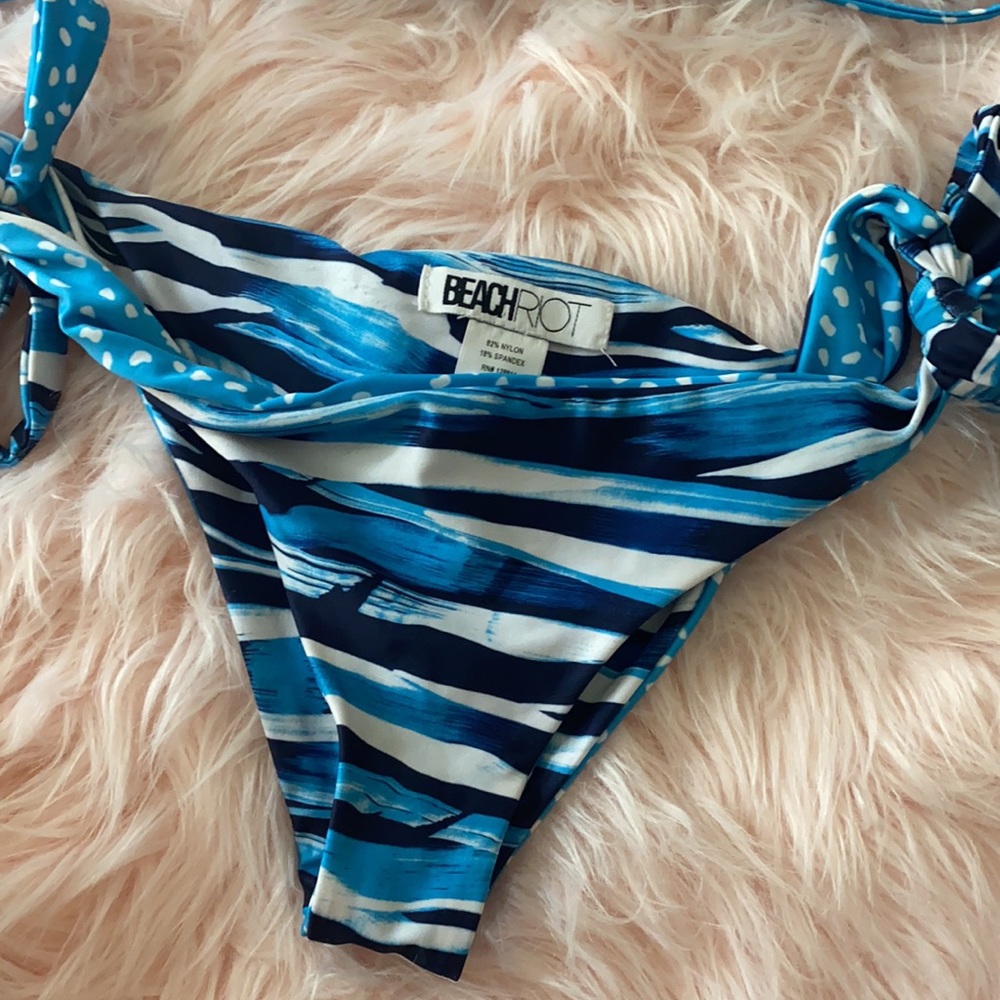Beach Riot bikini - Picture 2 of 3